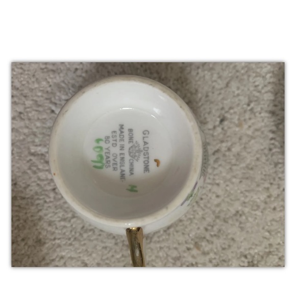 Vintage 1980’s Gladstone Bone China Golden Wedding Teacup and saucer - Picture 8 of 10